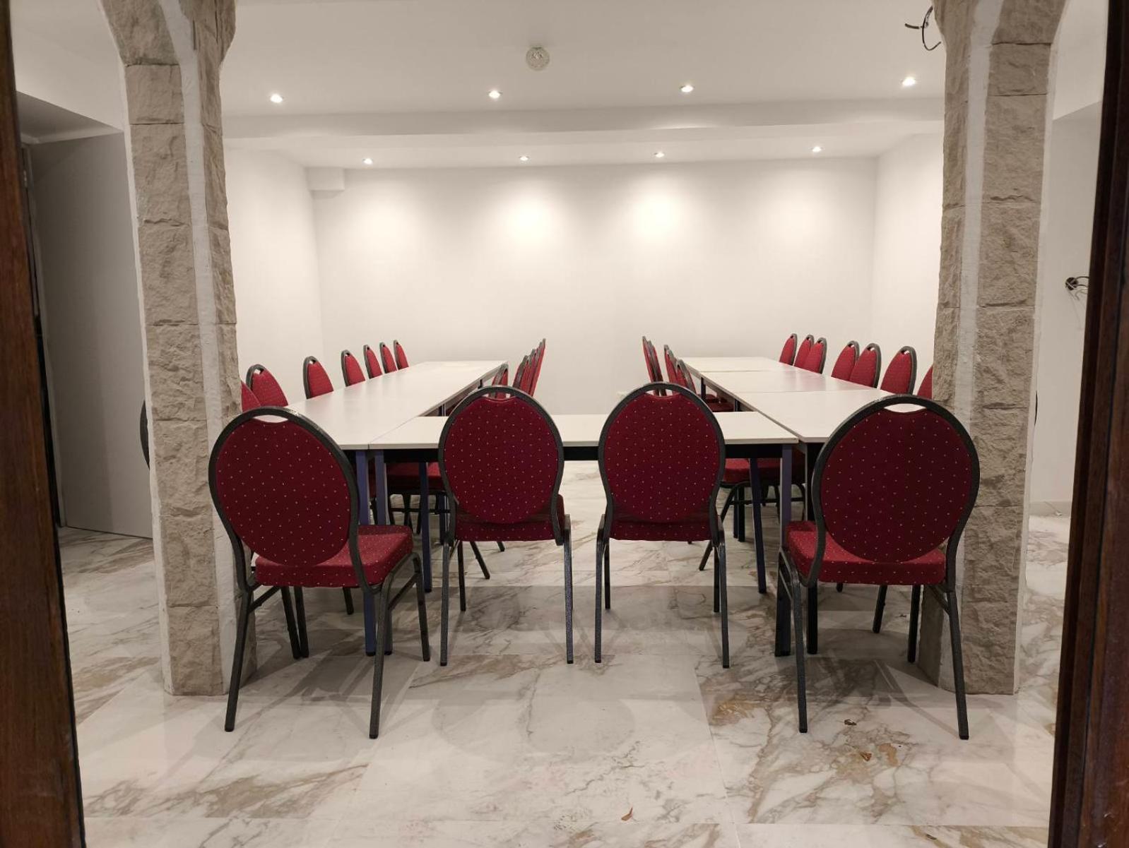 Hotel Des Arcades Reims Ngoại thất bức ảnh