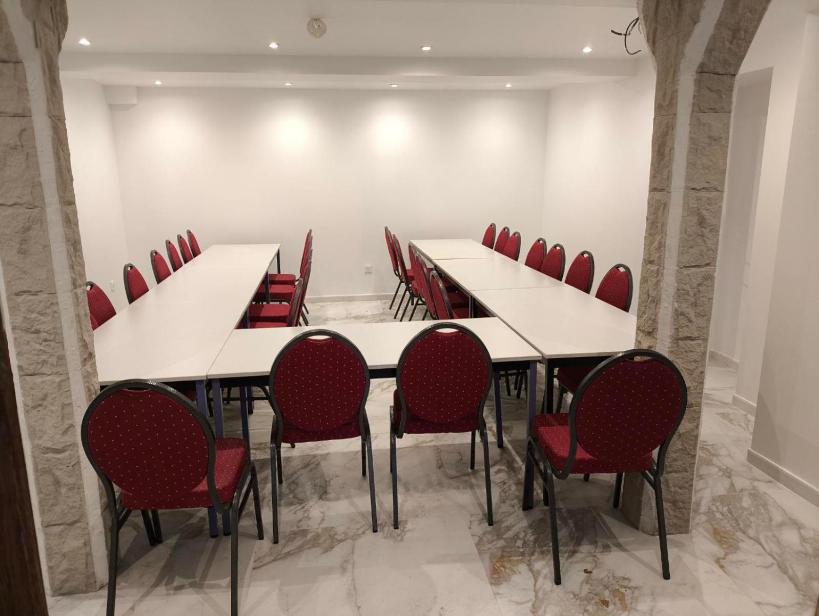 Hotel Des Arcades Reims Ngoại thất bức ảnh