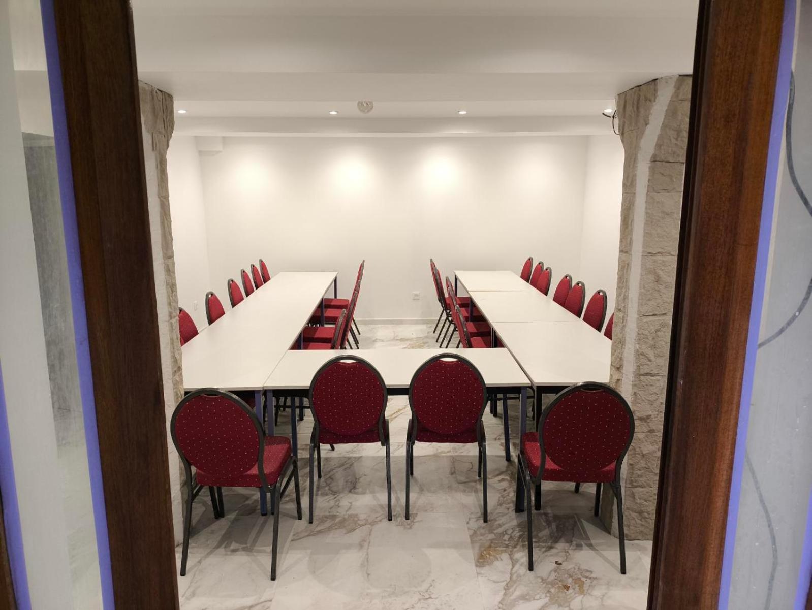 Hotel Des Arcades Reims Ngoại thất bức ảnh