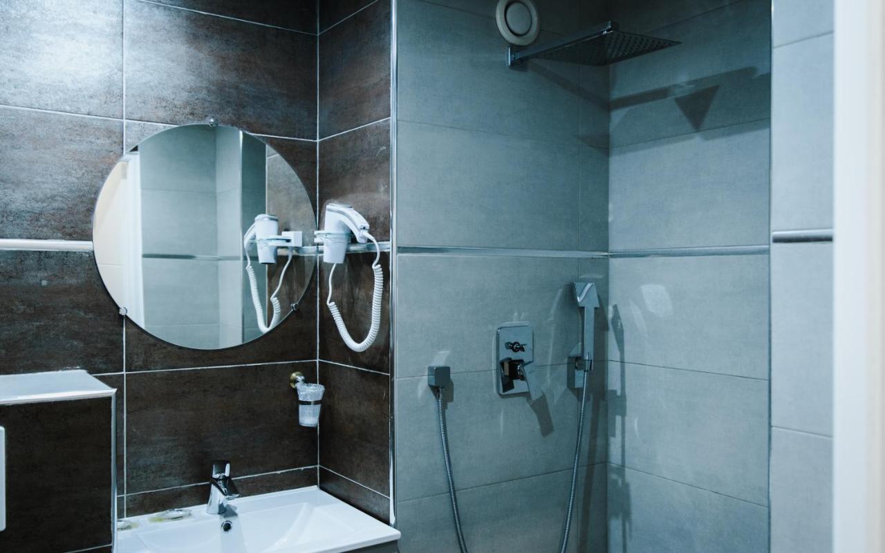 Hotel Des Arcades Reims Ngoại thất bức ảnh