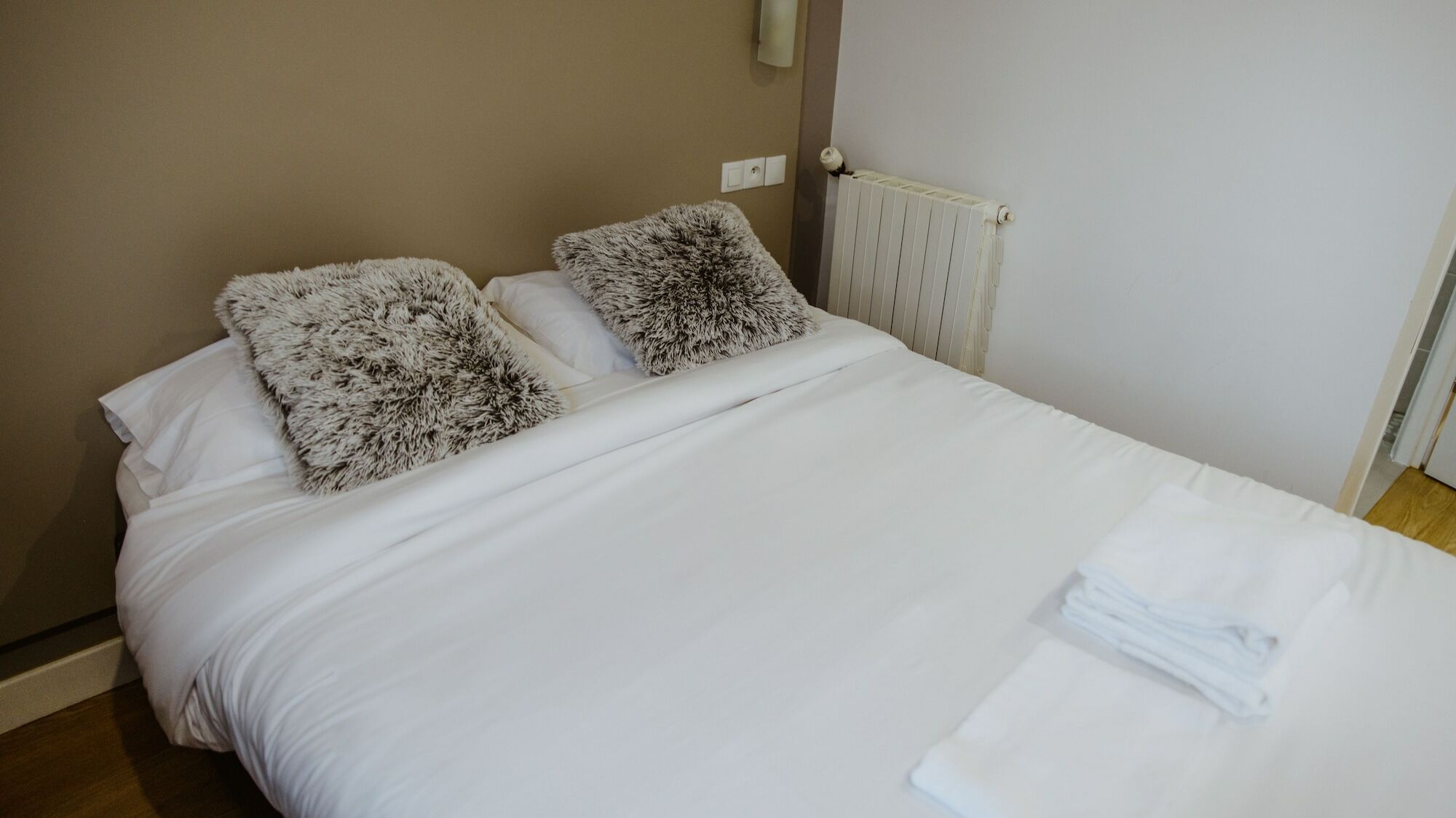 Hotel Des Arcades Reims Ngoại thất bức ảnh